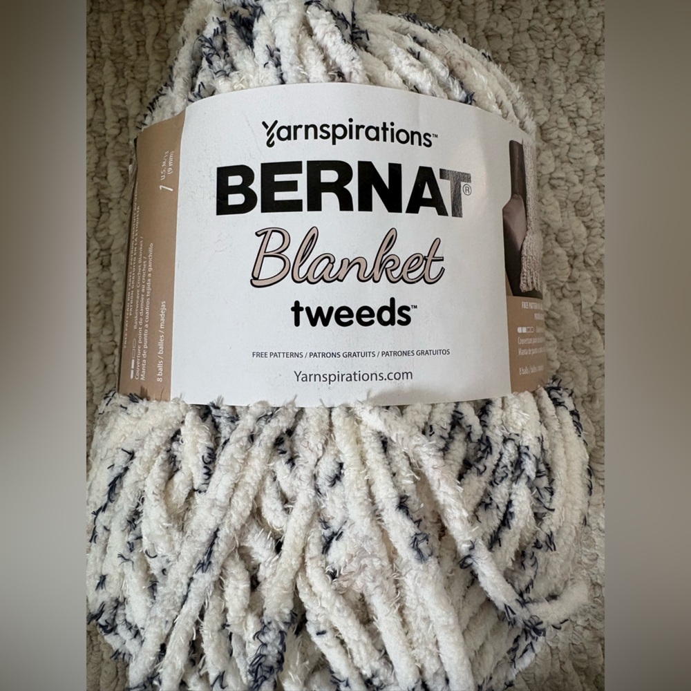 Bernat Tweeds yarn - Cream with Black Flecks